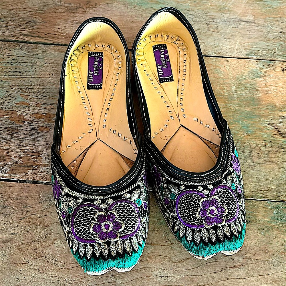 Traditional Indian Khussa Phulkari Jutti Mojari Shoes for Women